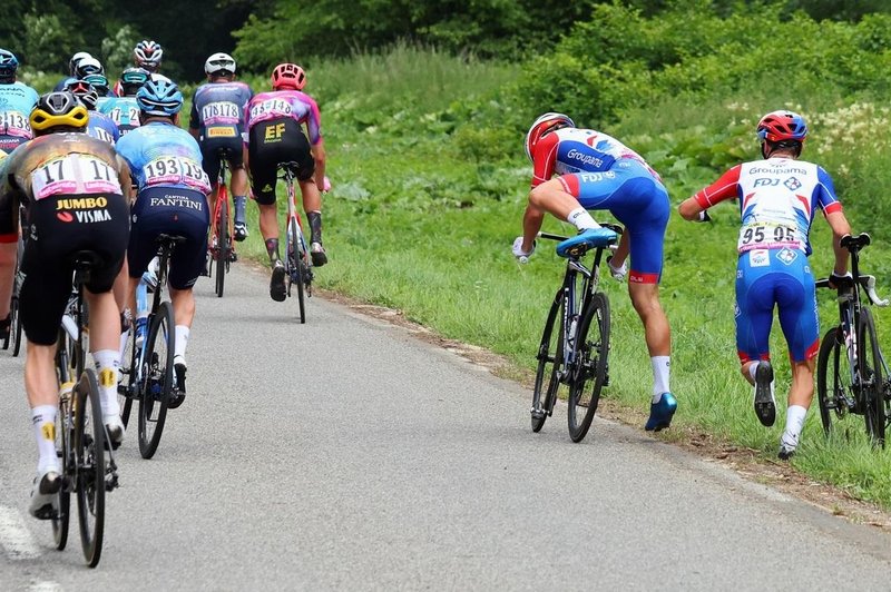 Hitri in drzni: klancev in padcev vedno več, bi Pogačarja moralo skrbeti? (foto: Profimedia)