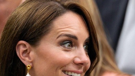 Bila je popolna! Kate Middleton v barvi, ki jo je oboževala tudi kraljica (FOTO)