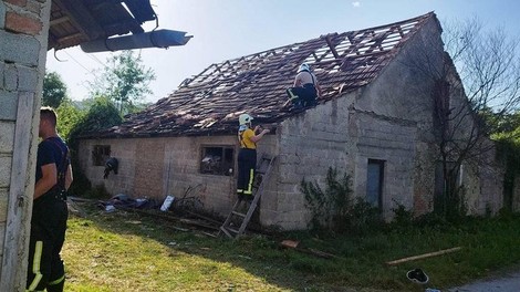 Dve slovenski občini sta v neurjih utrpeli resne posledice (še huje je, kot se je zdelo)