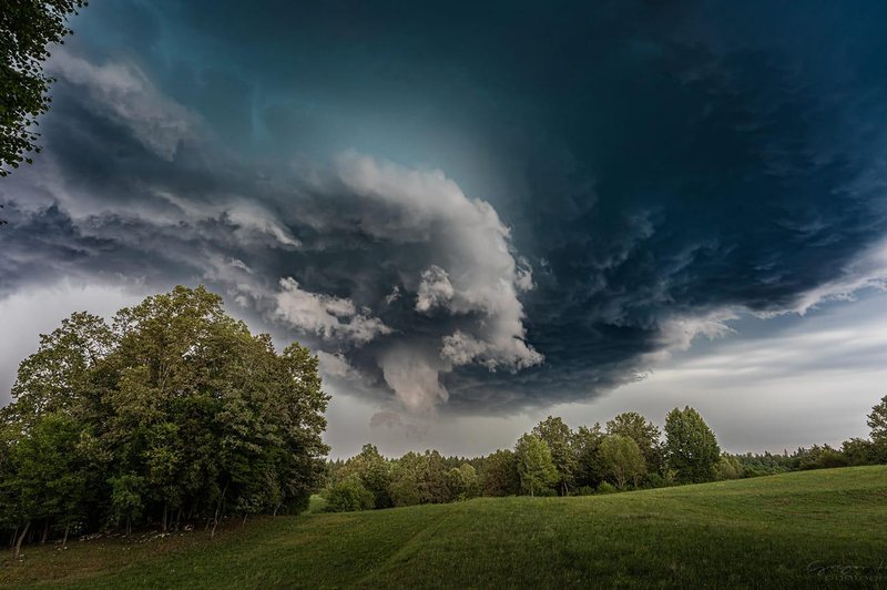 Fotografija je simbolična. (foto: Facebook/Neurje.si)