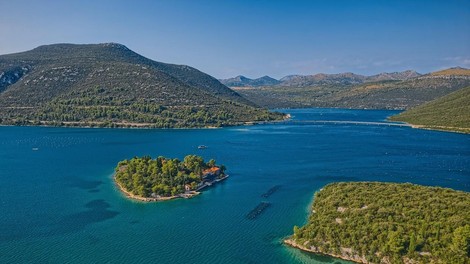 Hrvaški otok, kjer živi zgolj ena oseba (nič ji ne manjka)