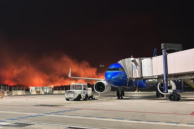 Sicilija v plamenih: "Še nikoli nismo videli česa takega!” (FOTO) (foto: Facebook/Aeroporto Internazionale di Palermo "Falcone Borsellino")