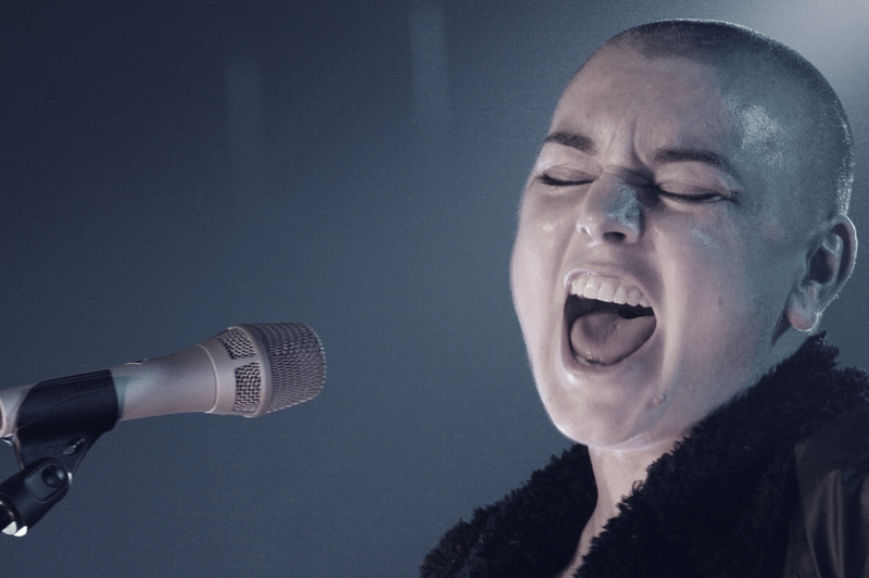 Umrla legendarna pevka Sinead O'Connor: ob njeni zadnji objavi na Twitterju se oboževalcem para srce (foto: Profimedia)