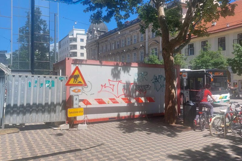 FOTO: Kaj se dogaja v središču prestolnice? Ljubljančane razganja od radovednosti (foto: Uredništvo)