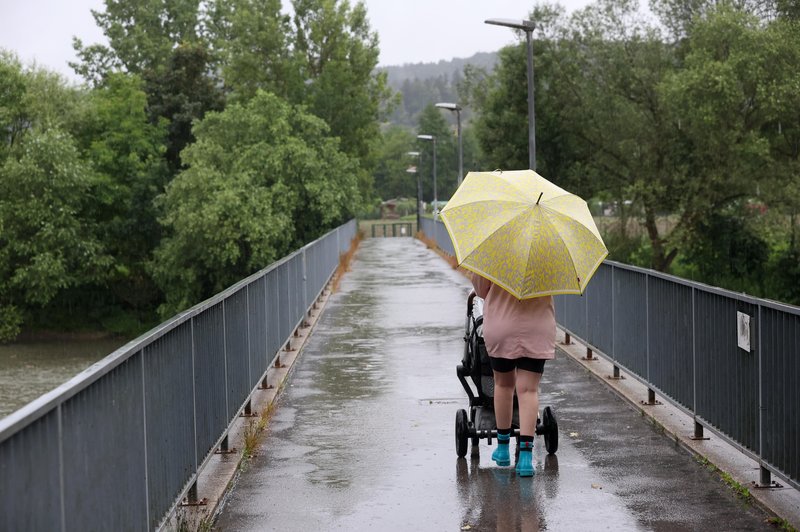 Ni še konec: Arso izdal rumeno opozorilo, zvečer in popoldne ponovno nevihte (foto: Borut Živulović/Bobo)