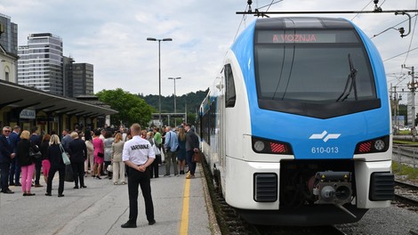 V Sloveniji znova ohromljen železniški promet: pripravite se na daljše zamude vlakov