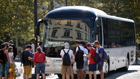 Nevarnost avtobusnih potovanj in grozljive posledice nesreč: zakaj potniki ne uporabljajo varnostnih pasov?