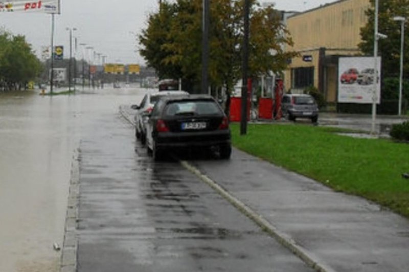 V Ljubljani zadonela sirena za nevarnost, alarm so sprožili tudi v UKC (foto: Facebook/PGD Šmartno ob Savi)