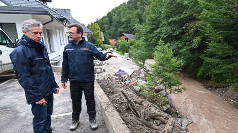 Robert Golob obiskal prizadeta območja in na glas obljubil: "Slovenci, ne boste ostali sami!"