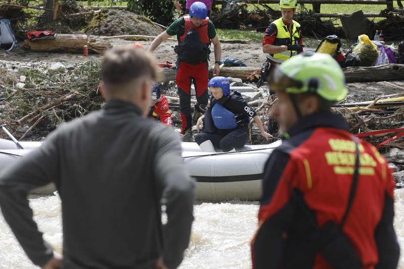 Velika gesta sosedov Italijanov: poglejte, na kak način nam pomagajo v poplavah (tega ni pričakoval nihče) (foto: Borut Živulovič/Bobo)