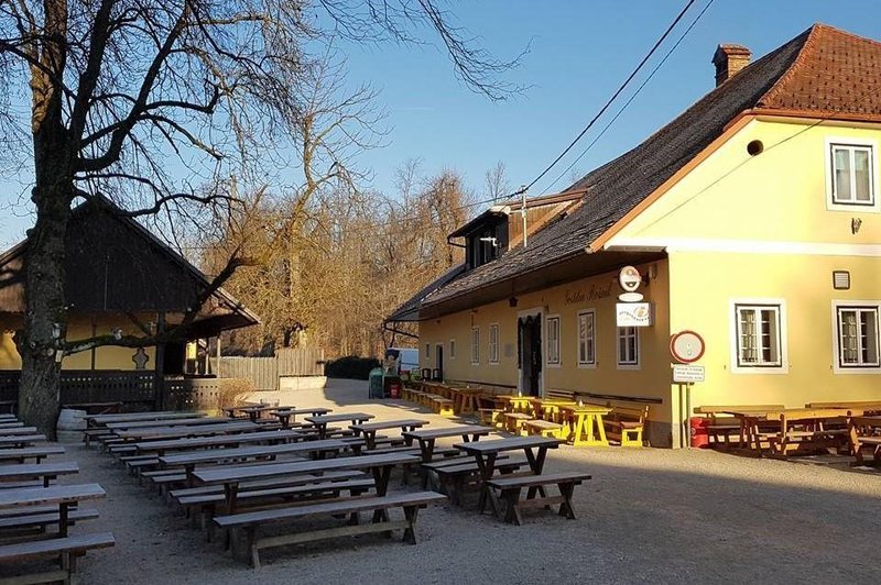 Gostilna na Rožniku ima novo najemnico: razkrila je, kdaj se bodo spet odprla vrata – in ali bodo ponujali flancate (foto: Facebook/Gostilna Rožnik)