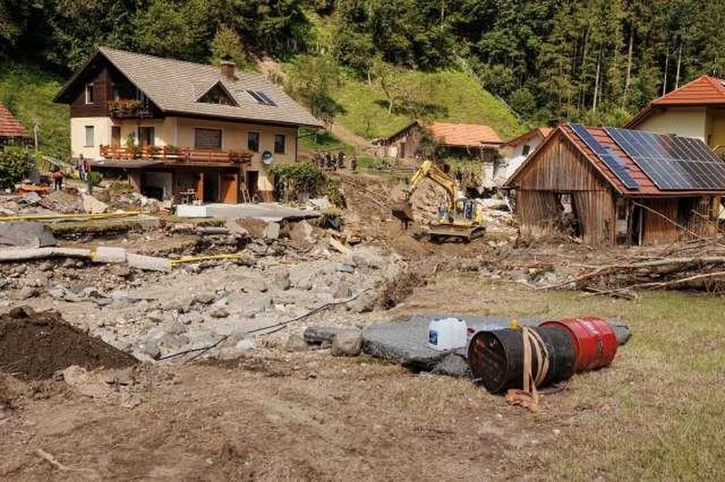 Teden dni po katastrofalnih poplavah: v Zgornji Savinjski dolini se spopadajo z novimi težavami (foto: STA)