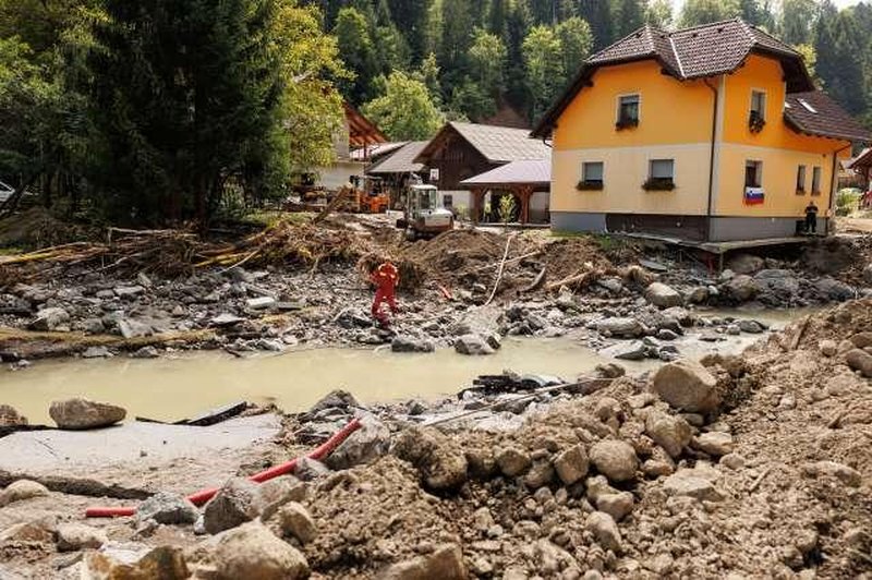 Dobra novica za prebivalce Luč: težave z vodovodom so rešene (foto: STA)