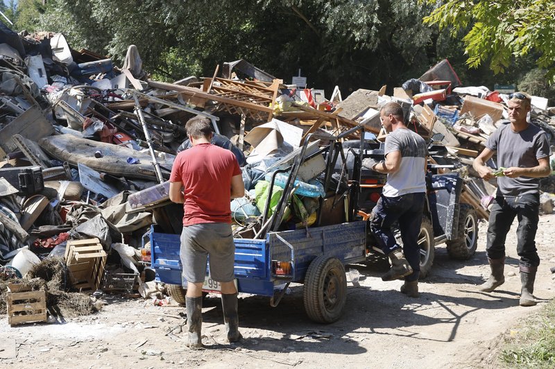 Slovenci pridni kot mravljice: ob dnevu solidarnosti dokazali, da znamo stopiti skupaj (FOTO) (foto: Bobo)