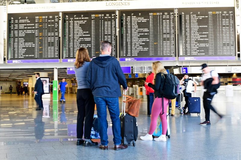 Kaos na enem najbolj prometnih letališč v Evropi: številni poleti odpovedani (preverite, zakaj) (foto: Profimedia)