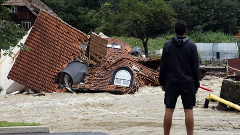 Duševne stiske ob poplavah: več kot 300 ljudem nudili psihološko pomoč