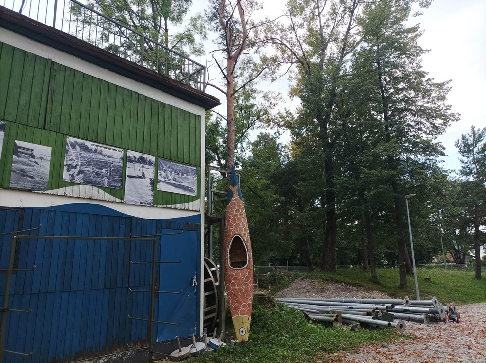 Katastrofa na obrobju Ljubljane: kaj je ostalo od znanega kajakaškega centra v Tacnu? (FOTOGALERIJA)