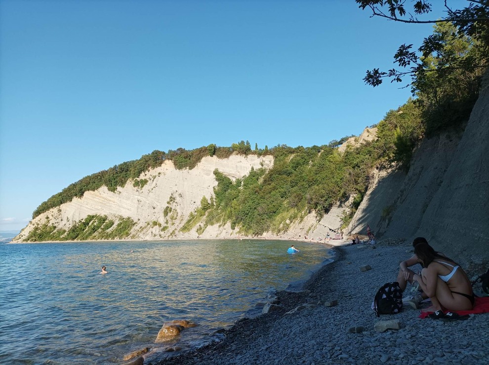 Je to najlepša slovenska plaža? Čeprav jo težko najdejo, so turisti nori nanjo!