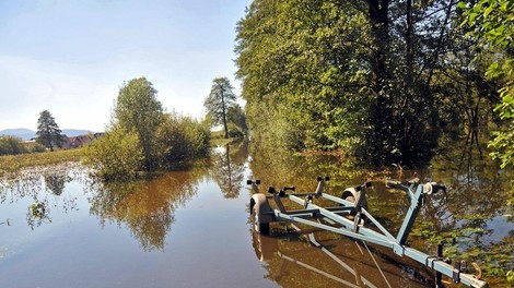 Šok na Ljubljanskem barju: v vodi zasledili komunalno blato, ogrožena je tudi Ljubljanica