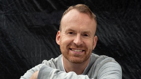 Matt Haig, pisatelj in guru duševnega zdravja: "Zaradi določenih stvari bom vedno živčna razvalina"