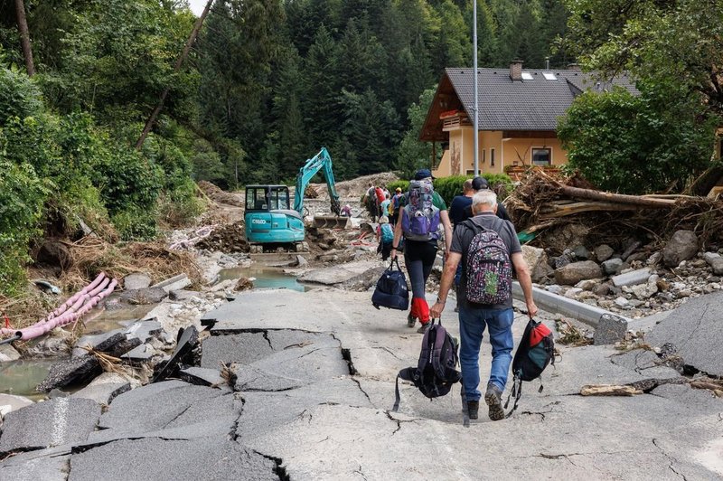 Takšne škode na gozdnih cestah v zgodovini Slovenije še ni bilo, številke so grozljive, pa niti še niso končne (foto: Profimedia)