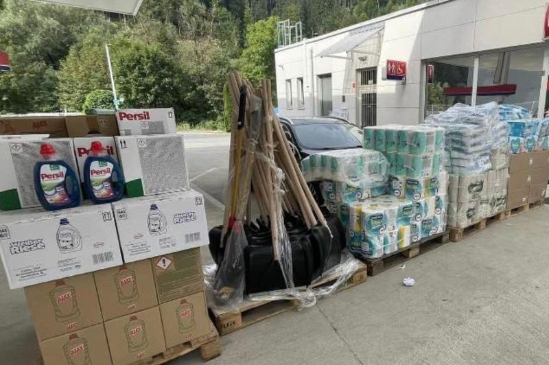 Zlorabe po poplavah: humanitarno pomoč izkoriščajo tisti, ki je ne potrebujejo (foto: Facebook/Humanitarček)