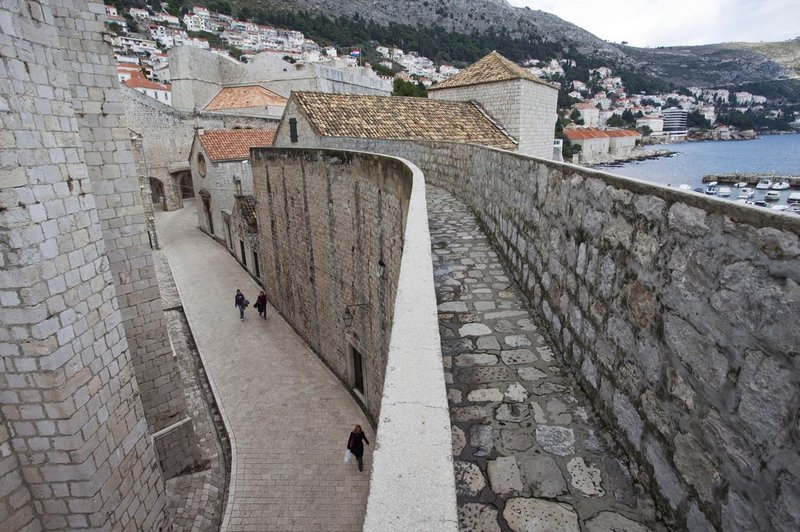 Tragedija v Dubrovniku: z obzidja padel mlad avstralski par (foto: Profimedia)