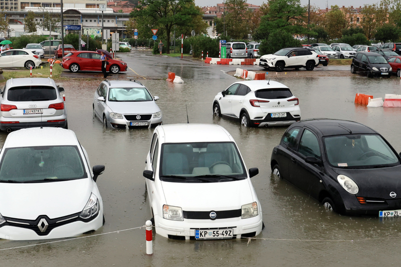 Nevarnosti še ni konec: znova napovedane nevihte, še vedno je možnost poplav (velja oranžno opozorilo) (foto: Tomaž Primožič/Bobo)