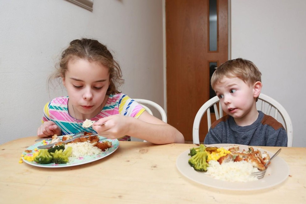 Štirje preprosti triki, ki najmlajše spremenijo v ljubitelje sadja in zelenjave