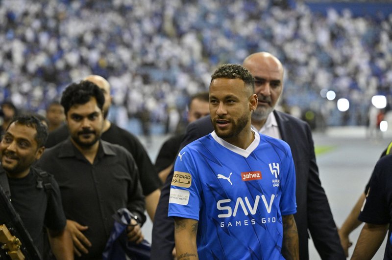 Neymar se vrača h koreninam (foto: Profimedia)