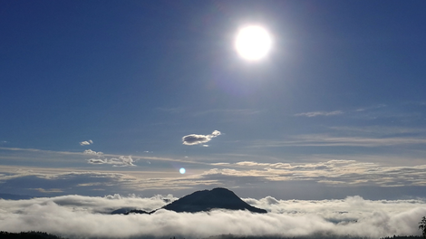 Večjim vremenskim pretresom se bomo ta vikend izognili: kakšne temperature lahko pričakujemo?