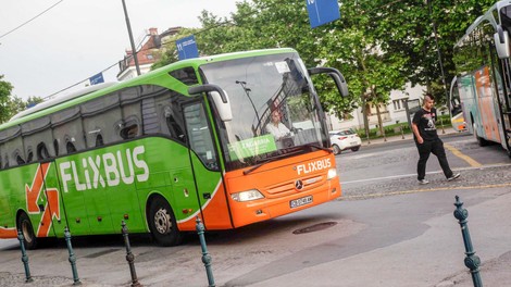 Usodno potovanje, ki se je končalo tragično: v nesreči avtobusa prevoznika Flixbus umrla ženska