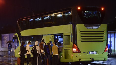 Flixbus na avtocesti pozabil 13 potnikov! Ostali so brez besed, ko so jim predlagali rešitev