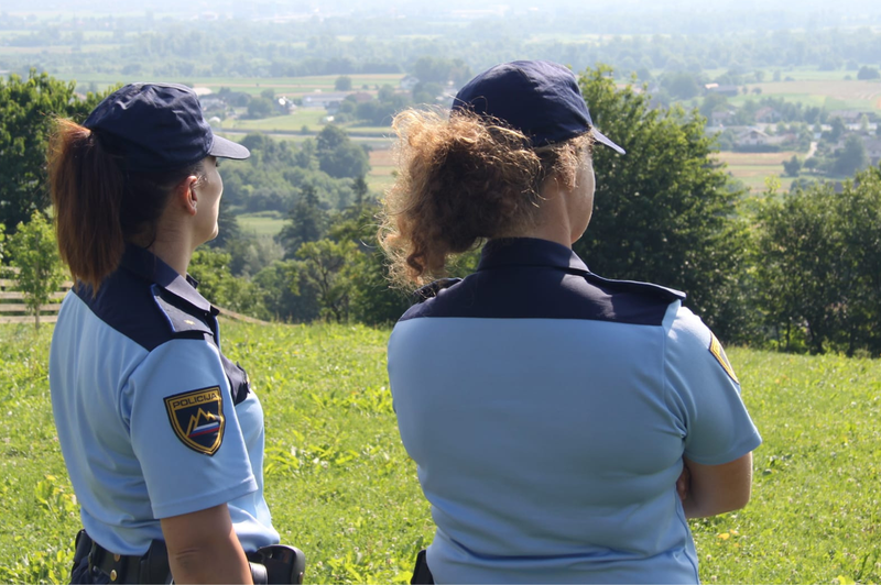 Na nujnem sestanku sprejeli odločitev, kako bodo izboljšali varnost na območjih, kjer živijo Romi (foto: PU Novo mesto)