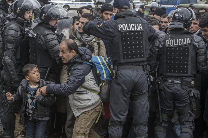 Ilegalni prehodi meje: policija okrepila nadzor na najbolj kritičnih območjih (rezultati so več kot vzpodbudni) (foto: Profimedia)