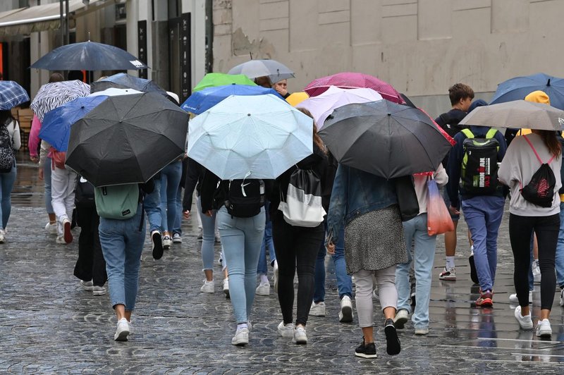 Dež ne pojenja: v Sloveniji sta padla dva padavinska rekorda (foto: Žiga Živulović j.r./Bobo)