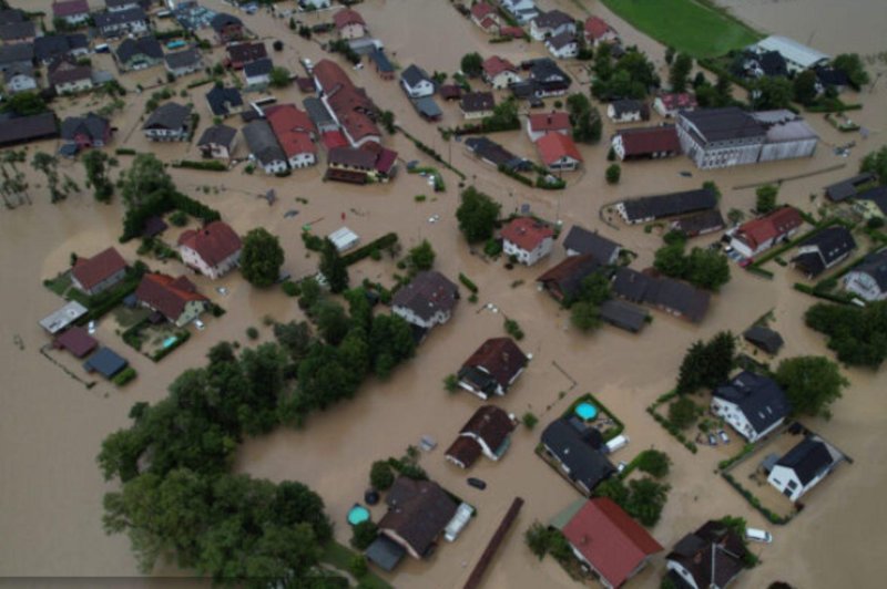 Slovenijo so letos prizadele hude poplave. Nostradamus napoveduje, da prihodnje leto ne bo nič boljše. (foto: Posnetek zaslona/Občina Komenda)