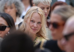 Pamela Anderson v javnosti šokirala brez ličil: bi jo sploh prepoznali? (FOTO)