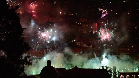 Ljubljana zasijala v zeleni barvi: slišalo se je glasno navijanje in bučen ognjemet