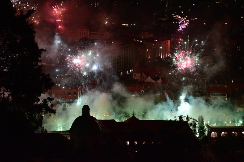 Ljubljana zasijala v zeleni barvi: slišalo se je glasno navijanje in bučen ognjemet (foto: Bobo)