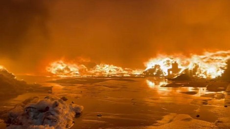 Ognjeni zublji zajeli veliko podjetje: "Občane pozivamo, da zaprejo okna in ne hodijo ven!" (FOTO+VIDEO)