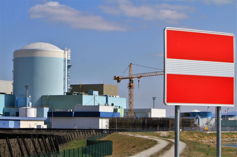 Nuklearna elektrarna Krško preventivno zaustavljena: zaznali povečano puščanje (foto: Bobo)