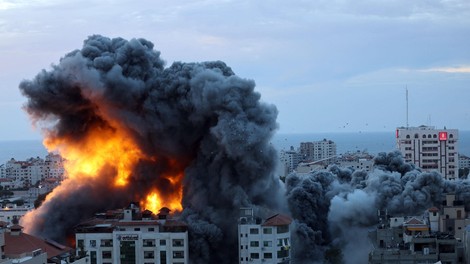 Uradno: krvavi izraelsko-palestinski spopadi so prerasli v vojno