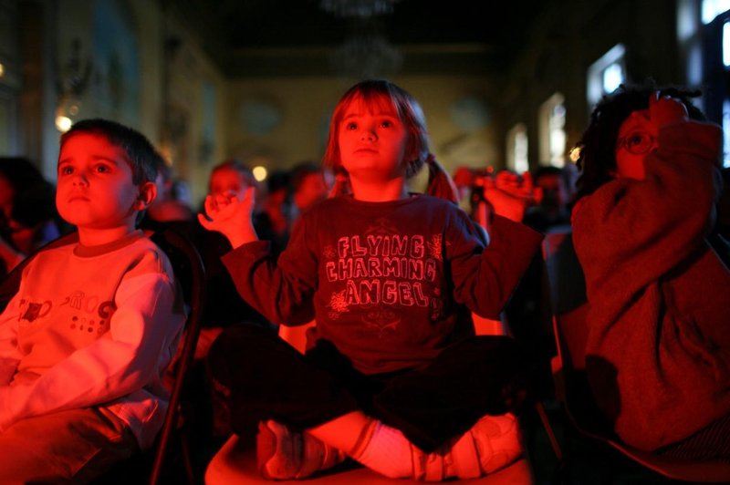 V Bukarešti odprli kino za otroke z Downovim sindromom (foto: Profimedia)