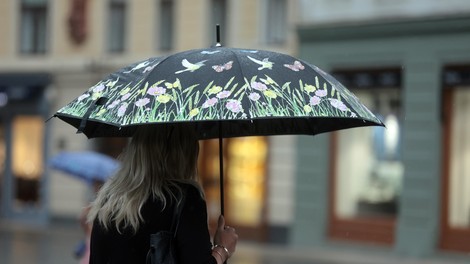 Imate dežnike pri roki? Padavine bodo zajele vso državo