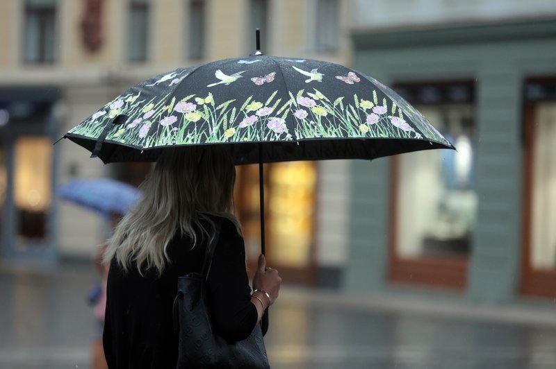 Imate dežnike pri roki? Padavine bodo zajele vso državo (foto: Bobo)