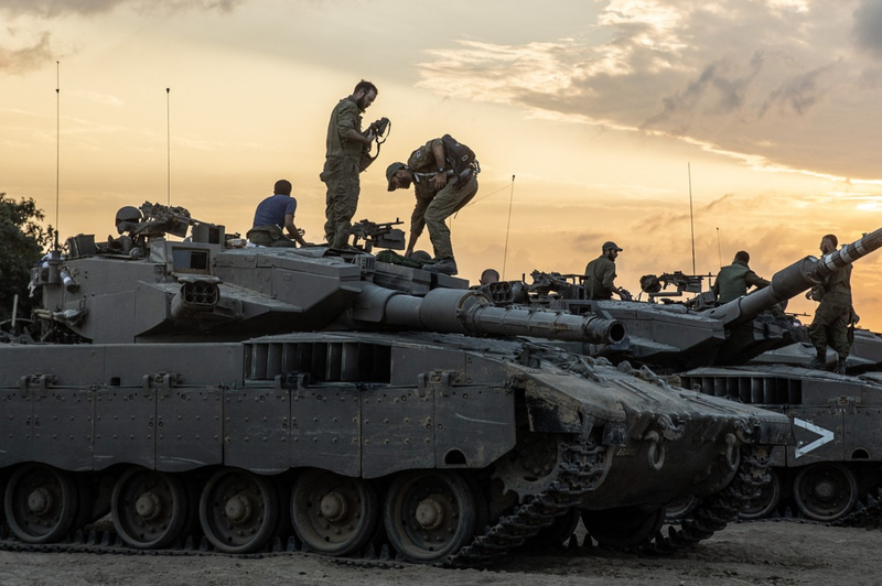 Izrael pod mednarodnim pritiskom: vojska bo kmalu vkorakala v Gazo, ki je polna civilistov (oglasil se je tudi papež Frančišek) (foto: Profimedia)