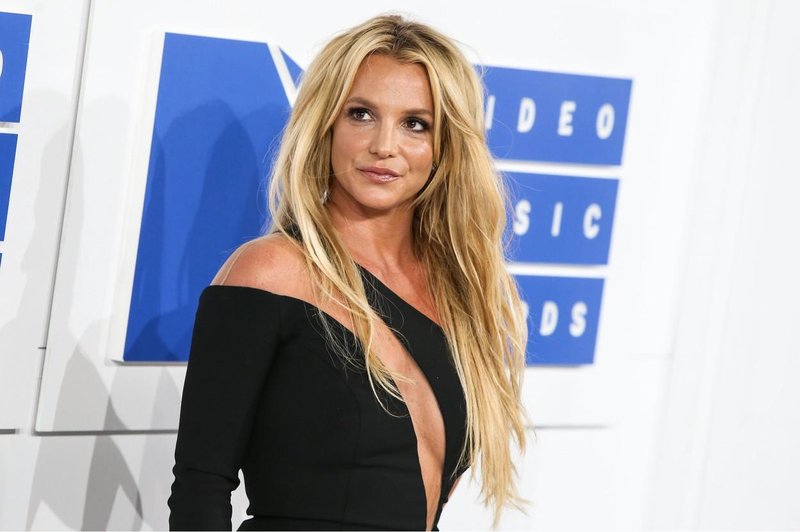 Fotografije pomanjkljivo oblečene in poškodovane Britney Spears so obšle svet – vsi se sprašujejo, kaj se dogaja (foto: Profimedia)