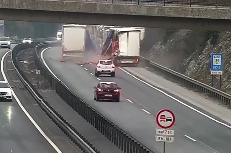 Saj ni res, pa je: nevarna vožnja, ki vas bo pustila brez besed (VIDEO) (foto: Zajeta slika/Dars)