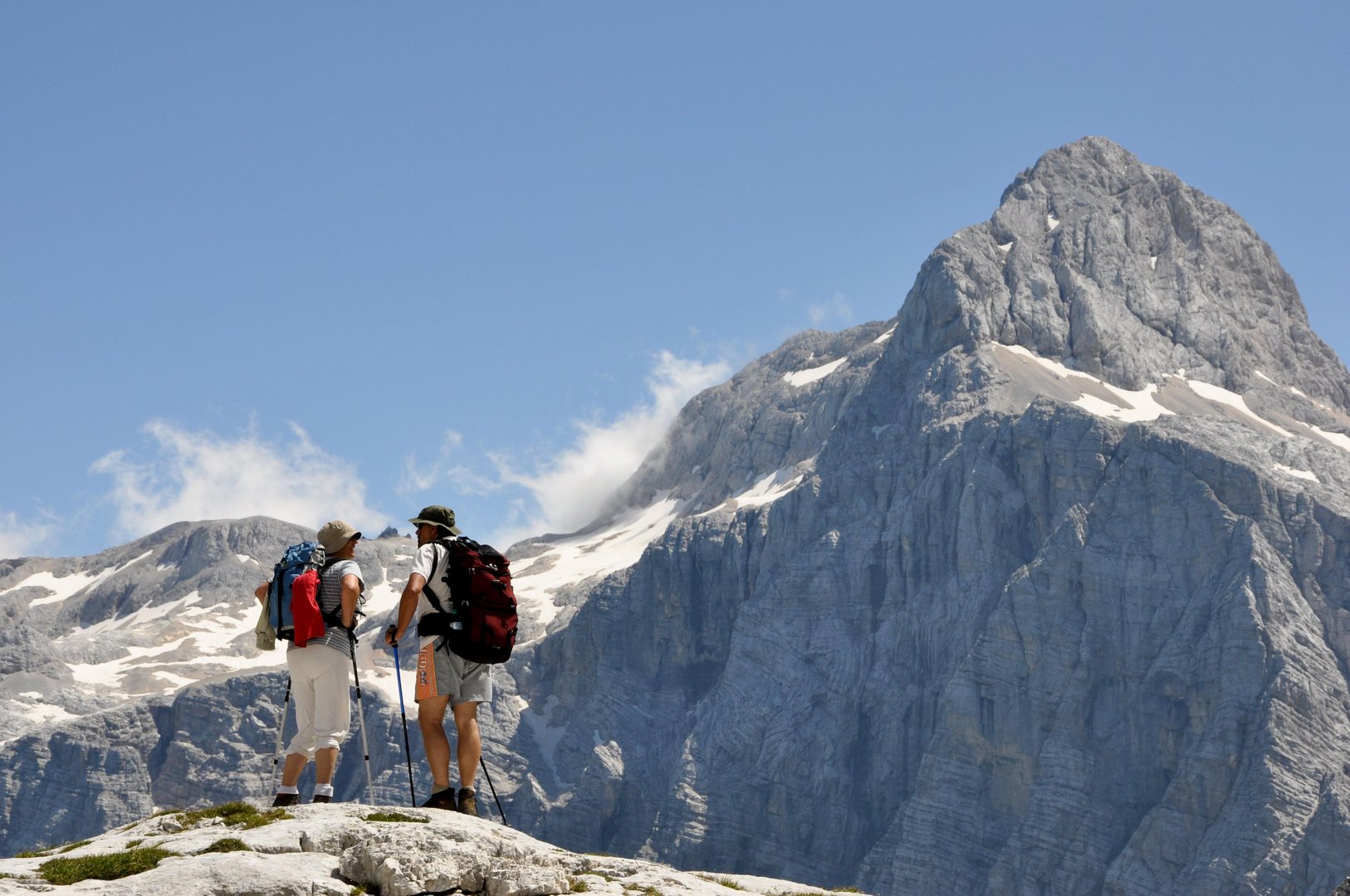 Oj, Triglav, Moj Dom: Zakaj Turisti Množično Rinejo Na Naš Najvišji Vrh ...